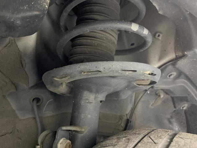 ヴォクシー ハイブリッドＺＳ　煌ＩＩＩ　両側電動スライドドア　１０．５型純正ナビ　１２．１型後席モニター　バックカメラ　セーフティセンス　禁煙車　ハーフレザーシート　ドラレコ　コーナーセンサー　スマートキー　ＬＥＤヘッド　ＥＴＣ２．０（20枚目）