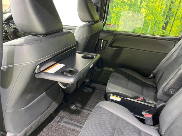 ヴォクシー ハイブリッドＺＳ　煌ＩＩＩ　両側電動スライドドア　１０．５型純正ナビ　１２．１型後席モニター　バックカメラ　セーフティセンス　禁煙車　ハーフレザーシート　ドラレコ　コーナーセンサー　スマートキー　ＬＥＤヘッド　ＥＴＣ２．０（51枚目）