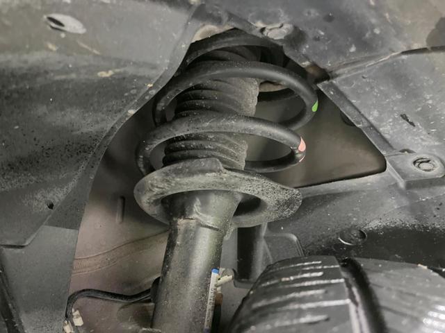 セレナ ｅ－パワー　ハイウェイスターＶ　両側電動スライドドア　９型純正ナビ　全周囲カメラ　プロパイロット　インテリジェントルームミラー　禁煙車　ドラレコ　コーナーセンサー　スマートキー　ＬＥＤヘッド　ビルトインＥＴＣ　純正１５インチアルミ（20枚目）