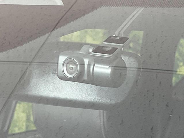 ＣＸ－６０ ＸＤ　エクスクルーシブモード　サンルーフ　１２．３型マツダコネクト　全周囲カメラ　禁煙車　ＢＯＳＥサウンド　革シート　１００Ｖ電源　衝突軽減システム　レーダークルーズ　ＥＴＣ　前後ドラレコ　シートベンチレーション　電動リアゲート（26枚目）