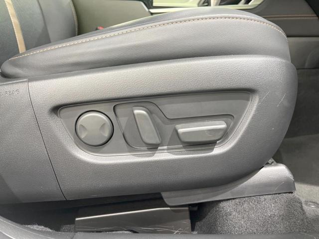 ＣＸ－６０ ＸＤ　エクスクルーシブモード　サンルーフ　１２．３型マツダコネクト　全周囲カメラ　禁煙車　ＢＯＳＥサウンド　革シート　１００Ｖ電源　衝突軽減システム　レーダークルーズ　ＥＴＣ　前後ドラレコ　シートベンチレーション　電動リアゲート（27枚目）