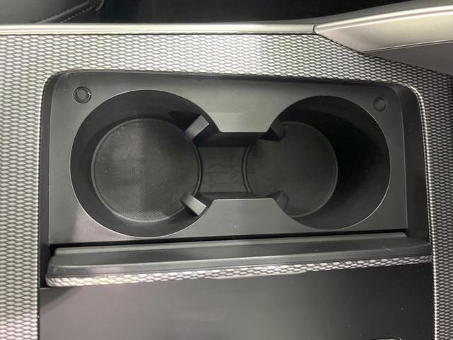 ＣＸ－６０ ＸＤ　エクスクルーシブモード　サンルーフ　１２．３型マツダコネクト　全周囲カメラ　禁煙車　ＢＯＳＥサウンド　革シート　１００Ｖ電源　衝突軽減システム　レーダークルーズ　ＥＴＣ　前後ドラレコ　シートベンチレーション　電動リアゲート（65枚目）