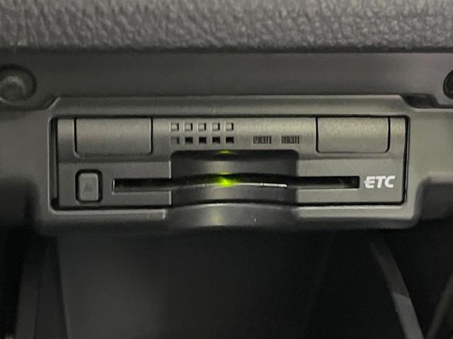 ヴェルファイア ２．４Ｚ　両側電動スライドドア　後席モニター　バックカメラ　禁煙車　コーナーセンサー　スマートキー　ＨＩＤヘッド　ビルトインＥＴＣ　純正１８インチアルミ　オートライト　デュアルエアコン　リアエアコン（7枚目）