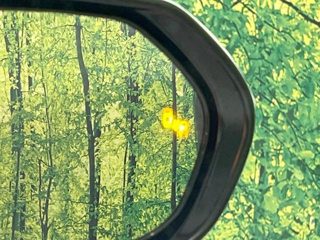 ヤリスクロス ハイブリッドZ 禁煙車 純正ナビ付8型DA 全周囲カメラ セーフティセンス パワーシート シートヒーター ステアリングヒーター BSM RCTA 純正18インチアルミ LEDヘッドランプ ナノイーX スマートキー(5枚目)