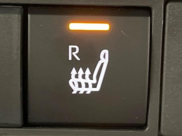 ヤリスクロス ハイブリッドZ 禁煙車 純正ナビ付8型DA 全周囲カメラ セーフティセンス パワーシート シートヒーター ステアリングヒーター BSM RCTA 純正18インチアルミ LEDヘッドランプ ナノイーX スマートキー(6枚目)