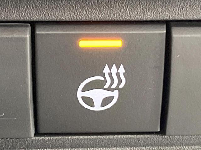 ヤリスクロス ハイブリッドZ 禁煙車 純正ナビ付8型DA 全周囲カメラ セーフティセンス パワーシート シートヒーター ステアリングヒーター BSM RCTA 純正18インチアルミ LEDヘッドランプ ナノイーX スマートキー(7枚目)