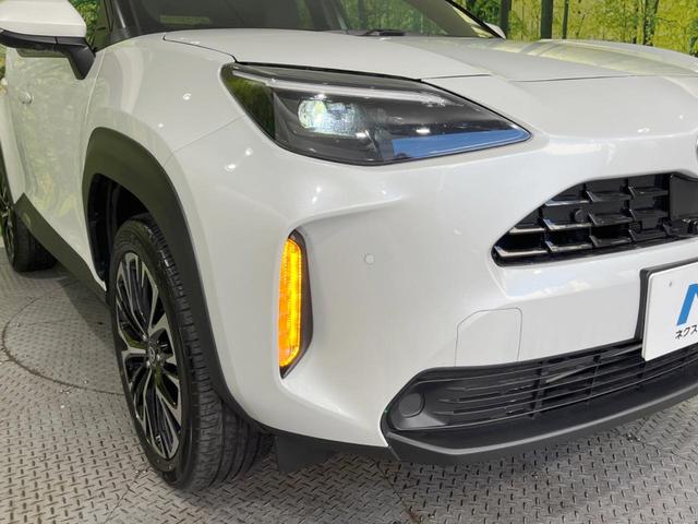 ヤリスクロス ハイブリッドZ 禁煙車 純正ナビ付8型DA 全周囲カメラ セーフティセンス パワーシート シートヒーター ステアリングヒーター BSM RCTA 純正18インチアルミ LEDヘッドランプ ナノイーX スマートキー(12枚目)