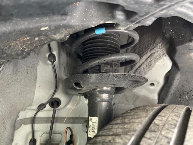 ヤリスクロス ハイブリッドZ 禁煙車 純正ナビ付8型DA 全周囲カメラ セーフティセンス パワーシート シートヒーター ステアリングヒーター BSM RCTA 純正18インチアルミ LEDヘッドランプ ナノイーX スマートキー(20枚目)