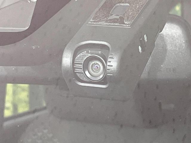 ライズ Ｚ　メーカー９型ＤＡ　バックカメラ　ＢＳＭ　スマートアシスト　アダプティブクルーズ　禁煙車　シートヒーター　ドラレコ　コーナーセンサー　スマートキー　ＬＥＤヘッド／フォグ　ＥＴＣ　純正１７インチＡＷ（32枚目）