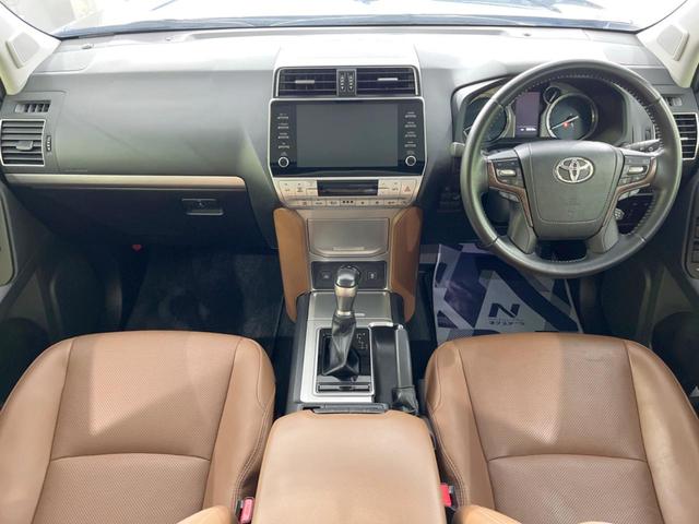 ランドクルーザープラド ＴＸ　Ｌパッケージ　７０ｔｈアニバーサリーリミテッド　禁煙車　ムーンルーフ　メーカー９型ナビ付ＤＡ　マルチテレインモニター　茶革シート　７人乗　シートベンチレーション　セーフティセンス　レーダークルーズ　ルーフレール　デジタルインナーミラー　ＥＴＣ２．０（2枚目）