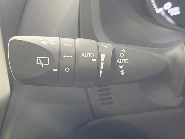 ランドクルーザープラド ＴＸ　Ｌパッケージ　７０ｔｈアニバーサリーリミテッド　禁煙車　ムーンルーフ　メーカー９型ナビ付ＤＡ　マルチテレインモニター　茶革シート　７人乗　シートベンチレーション　セーフティセンス　レーダークルーズ　ルーフレール　デジタルインナーミラー　ＥＴＣ２．０（32枚目）