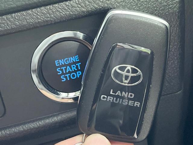 ランドクルーザープラド ＴＸ　Ｌパッケージ　７０ｔｈアニバーサリーリミテッド　禁煙車　ムーンルーフ　メーカー９型ナビ付ＤＡ　マルチテレインモニター　茶革シート　７人乗　シートベンチレーション　セーフティセンス　レーダークルーズ　ルーフレール　デジタルインナーミラー　ＥＴＣ２．０（34枚目）