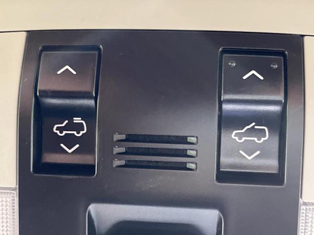 ランドクルーザープラド ＴＸ　Ｌパッケージ　７０ｔｈアニバーサリーリミテッド　禁煙車　ムーンルーフ　メーカー９型ナビ付ＤＡ　マルチテレインモニター　茶革シート　７人乗　シートベンチレーション　セーフティセンス　レーダークルーズ　ルーフレール　デジタルインナーミラー　ＥＴＣ２．０（46枚目）