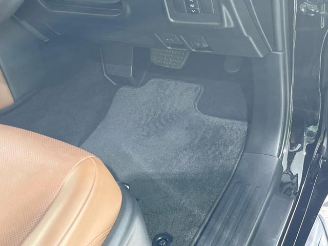 ランドクルーザープラド ＴＸ　Ｌパッケージ　７０ｔｈアニバーサリーリミテッド　禁煙車　ムーンルーフ　メーカー９型ナビ付ＤＡ　マルチテレインモニター　茶革シート　７人乗　シートベンチレーション　セーフティセンス　レーダークルーズ　ルーフレール　デジタルインナーミラー　ＥＴＣ２．０（51枚目）