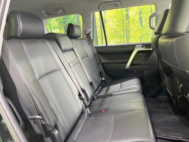 ランドクルーザープラド TX Lパッケージ マットブラックエディション 禁煙車 7人乗 9型ディスプレイオーディオ マルチテレインモニター ムーンルーフ 黒革シート ドライブレコーダー LEDヘッドランプ シートベンチレーション レーダークルーズ ルーフレール(9枚目)