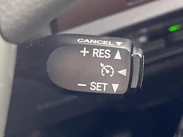 エスクァイア Gi 禁煙車 純正エアロ 純正9型ナビ 両側電動スライドドア セーフティセンスC クルーズコントロール ブラック合皮シート 快適温熱シート ナノイー付左右独立温度調整オートエアコン ドラレコ ETC2.0(7枚目)