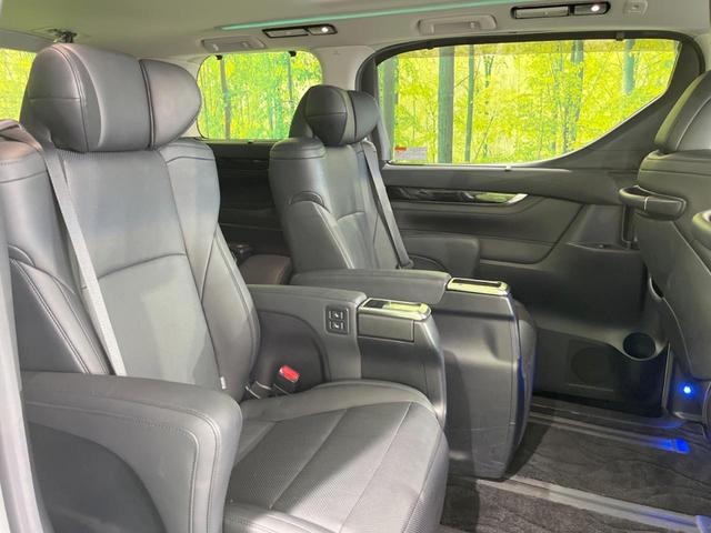 アルファード 2.5S Cパッケージ 禁煙車 純正10型ナビ 純正12型後席モニター ツインムーンルーフ 両側電動スライドドア デジタルインナーミラー セーフティセンス BSM 3眼LEDシーケンシャルターンランプ ETC2.0(9枚目)