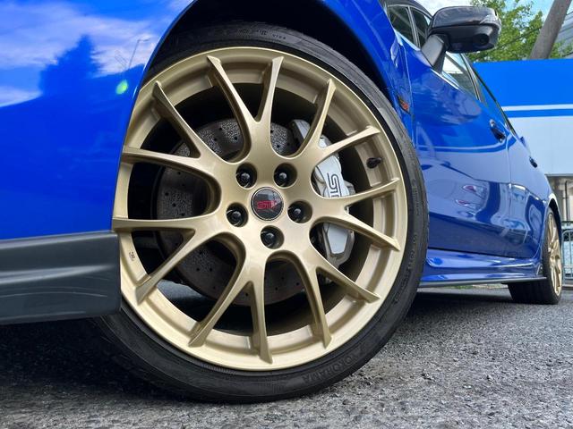 ＷＲＸ ＳＴＩ ＥＪ２０　ファイナルエディション　フルパッケージ　最終Ｆ型　５５５台限定フルパッケージ　ＲＥＣＡＲＯ製シート　アドバンスドセイフティパッケージ　ＳＴＩスタイルパッケージ　ＢＢＳ製専用１９インチアルミ　ハイビームアシスト　純正８型ナビ　バックカメラ（9枚目）