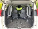 後席を格納すると、これだけの広さが!シーンに合わせたシートアレンジで、大きな荷物も積むことが出来ます♪