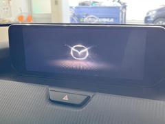 【１０．２５インチマツダコネクト】車内の雰囲気にマッチした大型ディスプレイ。スマホ接続でのナビ使用やＢｌｕｅｔｏｏｔｈ再生等、様々な機能が楽しめます。直感的なダイヤル操作が可能で、使い勝手も良好です。 3