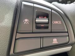 【アダプティブクルーズコントロール】高速道路での長距離走行が楽に！！自動で速度を保つクルーズコントロールが、衝突軽減システムと連携し、前方の車両を感知して車間を保つように速度調節してくれます！！ 5