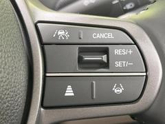 �ڥ����ץƥ��֥��롼������ȥ�����۹�®ƻϩ�Ǥ�Ĺ��Υ���Ԥ��ڤˡ�����ư��®�٤��ݤĥ��롼������ȥ����뤬�����ͷڸ������ƥ��Ϣ�Ȥ��������μ�ξ���Τ��Ƽִ֤��ݤĤ褦��®��Ĵ�ᤷ�Ƥ���ޤ����� 3