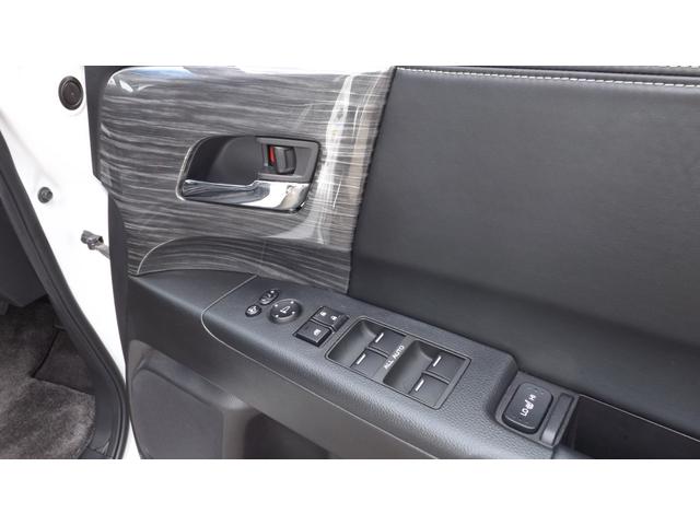 オデッセイ アブソルート・ＥＸ　ナビ／ＴＶ／Ｂｌｕｅｔｏｏｔｈ／全方位カメラ／ＨＤＭＩ／後席フリップダウンＭ／ＥＴＣ／黒本革パワーシート／両側自動ドア／レーダークルーズ／衝突軽減ブレーキ／ＢＳＭ／左右シートヒーター／記録簿付／禁煙（43枚目）