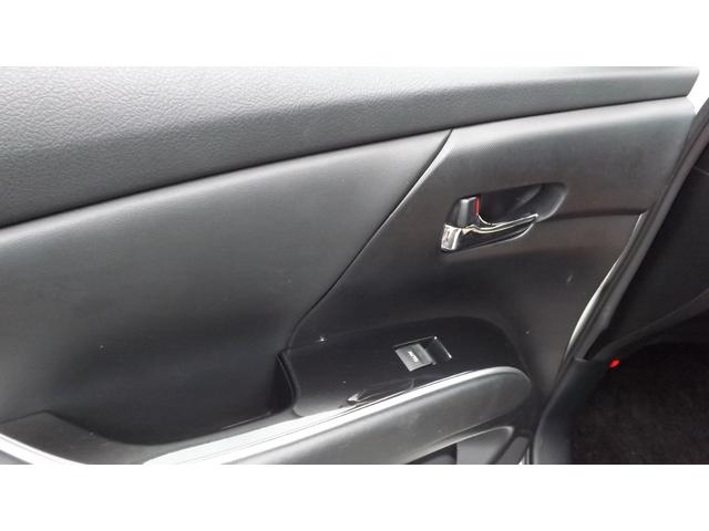 エスティマ 　８インチナビ／地デジ／Ｂｌｕｅｔｏｏｔｈ／Ｂカメラ／ＥＴＣ／スマートキー２個／エンジンスターター／両側自動ドア／革シート／左右シートヒーター／後席フリップダウンモニター／クルーズＣ／記録簿付／禁煙車（51枚目）