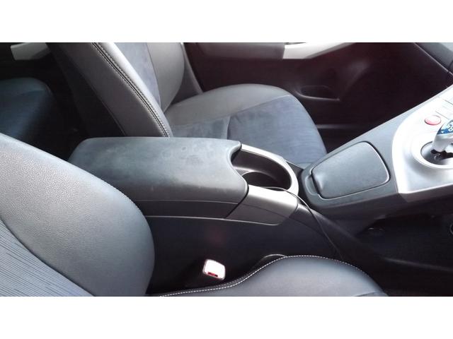 プリウス Ｇ　ナビ／フルセグ／Ｂｌｕｅｔｏｏｔｈ／ＤＶＤ再生／キセノン／スマートキー／ＥＴＣ／バックカメラ／ハーフレザー／パワーシート／前後ドラレコ／車高調／エアロ／サイド＆カーテンエアバッグ／記録簿付き／禁煙車（35枚目）