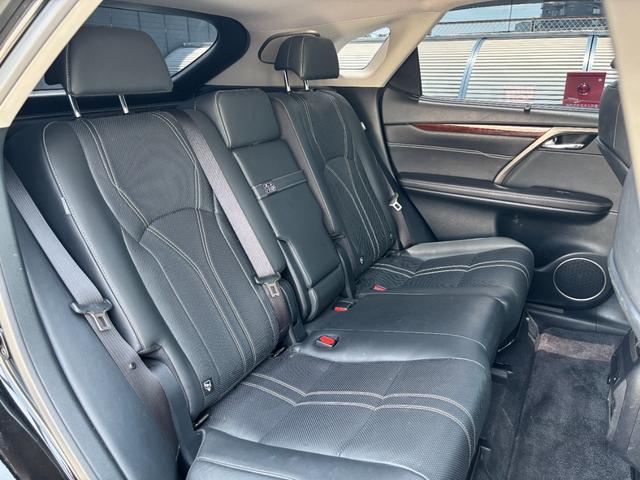 ＲＸ ＲＸ２００ｔ　バージョンＬ　マークレビンソンプレミアムサラウンド　パノラマルーフ　黒革　木目調内装　セーフティセンス　ＡＣＣ　純正ナビ　パノラマビュー　フルセグＴＶ　カードキー１個　Ｓキー２個　取説（14枚目）