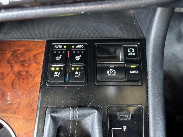 ＲＸ ＲＸ２００ｔ　バージョンＬ　マークレビンソンプレミアムサラウンド　パノラマルーフ　黒革　木目調内装　セーフティセンス　ＡＣＣ　純正ナビ　パノラマビュー　フルセグＴＶ　カードキー１個　Ｓキー２個　取説（28枚目）