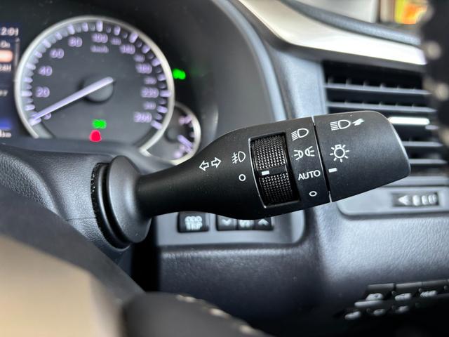ＲＸ ＲＸ２００ｔ　バージョンＬ　マークレビンソンプレミアムサラウンド　パノラマルーフ　黒革　木目調内装　セーフティセンス　ＡＣＣ　純正ナビ　パノラマビュー　フルセグＴＶ　カードキー１個　Ｓキー２個　取説（33枚目）