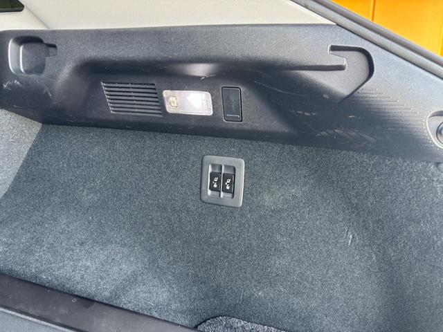 ＲＸ ＲＸ２００ｔ　バージョンＬ　マークレビンソンプレミアムサラウンド　パノラマルーフ　黒革　木目調内装　セーフティセンス　ＡＣＣ　純正ナビ　パノラマビュー　フルセグＴＶ　カードキー１個　Ｓキー２個　取説（44枚目）