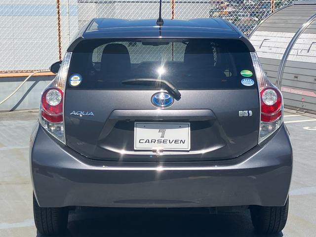アクア 　ワンオーナー　禁煙車　純正ＳＤナビ　バックカメラ　ワンセグＴＶ　ＥＴＣ　キーレス　横滑り防止装置　車両・ナビ取説有　ディーラー記録簿（Ｈ２７．２８．２９．３０．Ｒ１．２．３．４．５年）（7枚目）