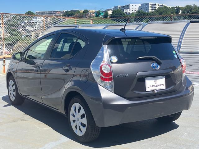 アクア 　ワンオーナー　禁煙車　純正ＳＤナビ　バックカメラ　ワンセグＴＶ　ＥＴＣ　キーレス　横滑り防止装置　車両・ナビ取説有　ディーラー記録簿（Ｈ２７．２８．２９．３０．Ｒ１．２．３．４．５年）（8枚目）