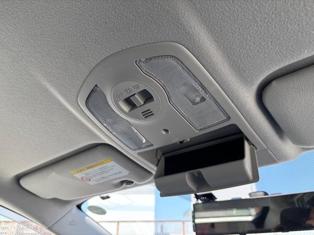 プリウス Ｓ　純正ＳＤナビ　ワンセグＴＶ　バックカメラ　ＥＴＣ　オートライト　フォグランプ　純正１５ＡＷ　　車ナビ取説　スマートキー２個　整備記録簿Ｈ２９．３１．Ｒ２．４．６年（29枚目）