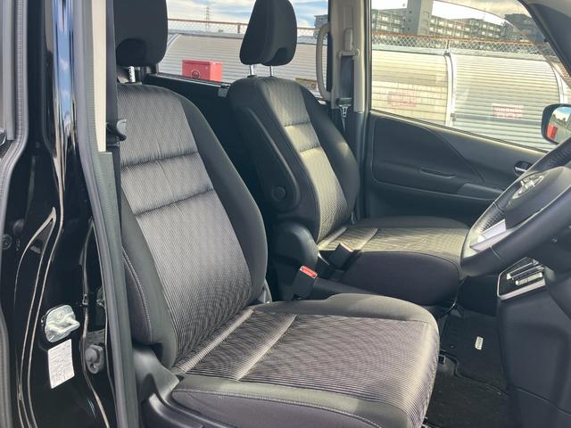 セレナ ハイウェイスターＶ　ワンオーナー　禁煙車　２列目モニター　純正メモリナビ　全周囲カメラ　プロパイロット　ドラレコ前後　ＥＴＣ　両側電動スライドドア　デジタルインナーミラー　ブラインドスポット　スタッドレスタイヤ４本車載（19枚目）