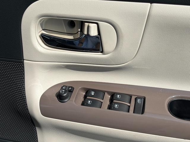 ムーヴキャンバス Ｘリミテッドメイクアップ　ＳＡＩＩ　ワンオーナー　禁煙車　純正ナビ　３６０度カメラ　フルセグＴＶ　両側電動スライドドア　ＥＴＣ　ドラレコ　車ナビ取説　スマートキー２個　ディーラー記録簿Ｒ６年　後席シート未使用（21枚目）