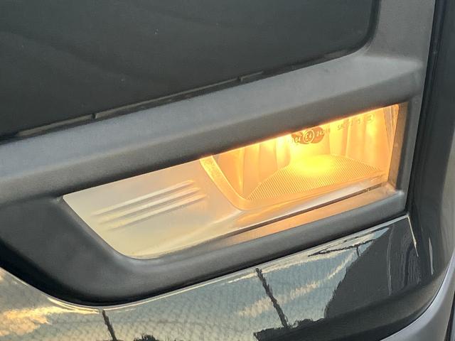 エクストレイル ２０Ｘｉ　ワンオーナー　禁煙車　２列目モニター　純正メモリナビ　全周囲カメラ　フルセグＴＶ　ドラレコ　ＥＴＣ　プロパイロット　エマージェンシーブレーキ　レーダークルーズ　シートヒーター　デジタルインナーミラー（13枚目）