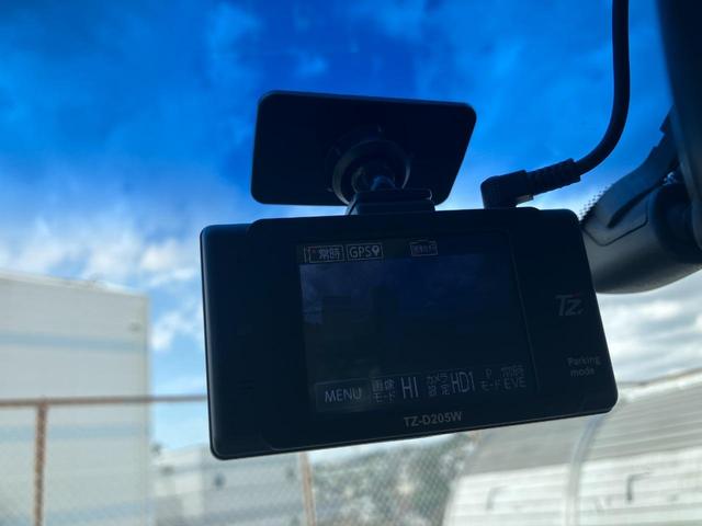 スカイライン ２５０ＧＴ　タイプＰ　本革シート　純正ＨＤＤナビ　インフィニティ使用ロゴ　バック・サイドカメラ　フルセグＴＶ　ミュージックサーバー　ＢＯＳＥサウンド　　ＥＴＣ　スモークテールライト　マッドガード　パワーシート（41枚目）