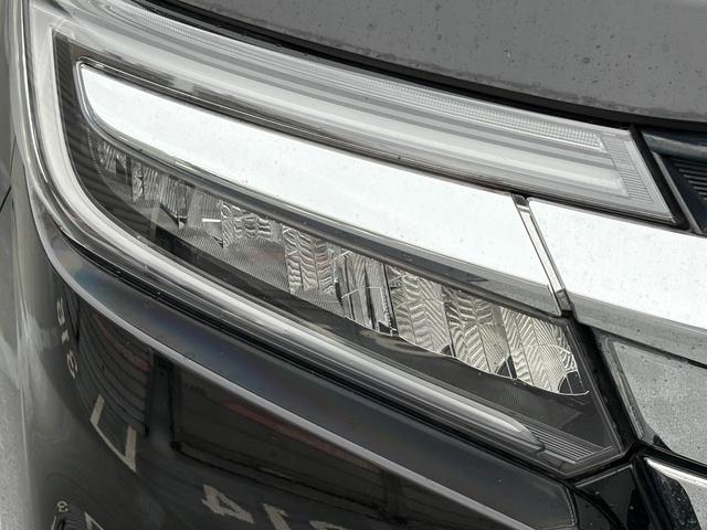 ステップワゴンスパーダ スパーダ　ホンダセンシング　１オーナー　純正メモリナビ　２列目モニター　バックカメラ　フルセグＴＶ　Ｂｌｕｅｔｏｏｔｈ接　ＥＴＣ　前後ドラレコ　スマートキー２個　革調シートカバー　シティブレーキ　レーンキープ　コーナーセンサー（11枚目）