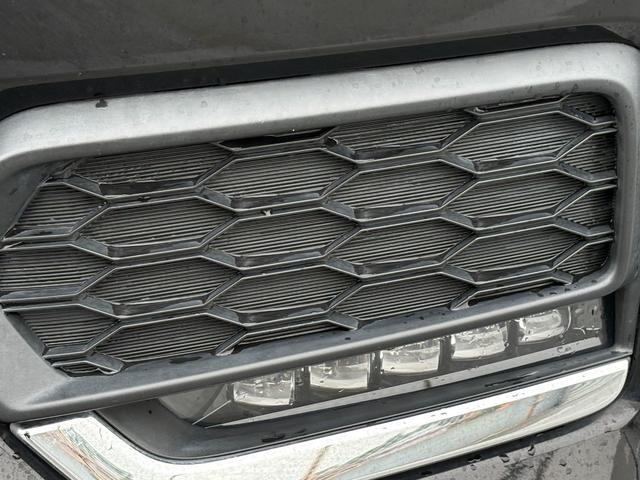 ステップワゴンスパーダ スパーダ　ホンダセンシング　１オーナー　純正メモリナビ　２列目モニター　バックカメラ　フルセグＴＶ　Ｂｌｕｅｔｏｏｔｈ接　ＥＴＣ　前後ドラレコ　スマートキー２個　革調シートカバー　シティブレーキ　レーンキープ　コーナーセンサー（12枚目）