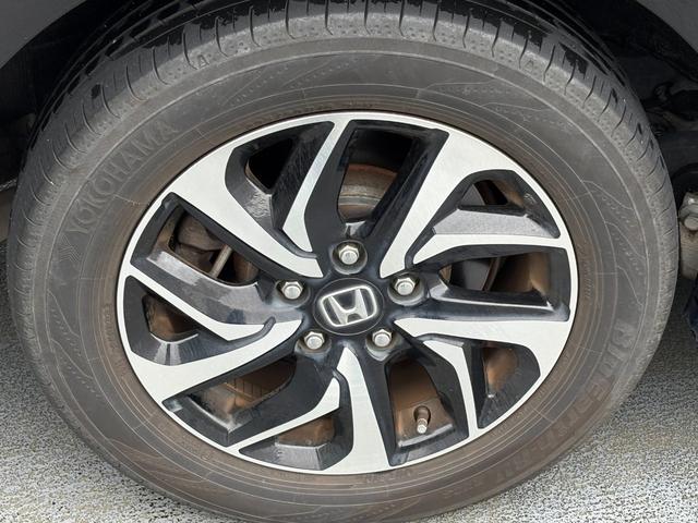 ステップワゴンスパーダ スパーダ　ホンダセンシング　１オーナー　純正メモリナビ　２列目モニター　バックカメラ　フルセグＴＶ　Ｂｌｕｅｔｏｏｔｈ接　ＥＴＣ　前後ドラレコ　スマートキー２個　革調シートカバー　シティブレーキ　レーンキープ　コーナーセンサー（15枚目）