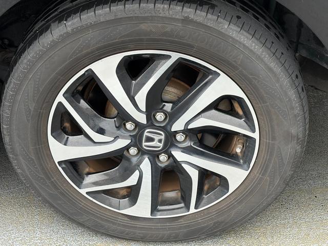 ステップワゴンスパーダ スパーダ　ホンダセンシング　１オーナー　純正メモリナビ　２列目モニター　バックカメラ　フルセグＴＶ　Ｂｌｕｅｔｏｏｔｈ接　ＥＴＣ　前後ドラレコ　スマートキー２個　革調シートカバー　シティブレーキ　レーンキープ　コーナーセンサー（16枚目）