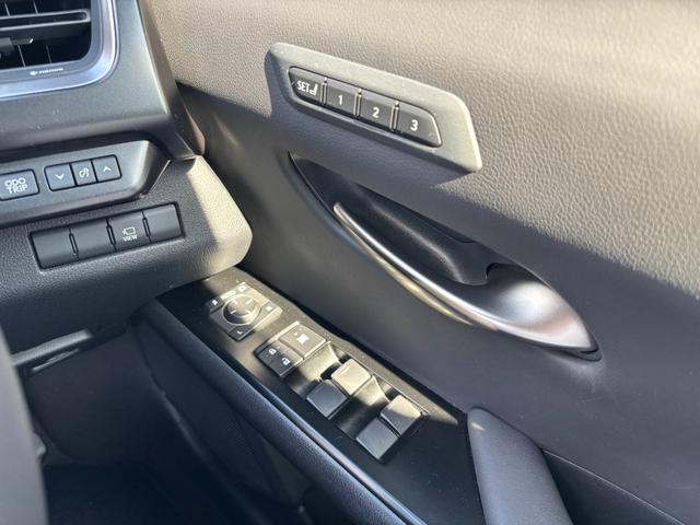 UX UX250h バージョンC ワンオーナー 禁煙車 純正メモリナビ 全周囲カメラ フルセグTV ETC2.0 前後ドラレコ 本革シート メモリーシート シートヒーター ステアリングヒーター レーダークルーズ スマートキー2個(43枚目)