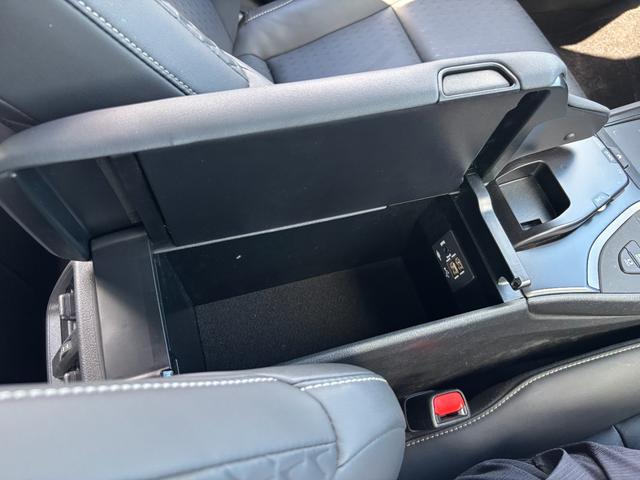 UX UX250h バージョンC ワンオーナー 禁煙車 純正メモリナビ 全周囲カメラ フルセグTV ETC2.0 前後ドラレコ 本革シート メモリーシート シートヒーター ステアリングヒーター レーダークルーズ スマートキー2個(46枚目)