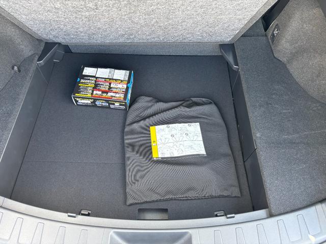 UX UX250h バージョンC ワンオーナー 禁煙車 純正メモリナビ 全周囲カメラ フルセグTV ETC2.0 前後ドラレコ 本革シート メモリーシート シートヒーター ステアリングヒーター レーダークルーズ スマートキー2個(53枚目)
