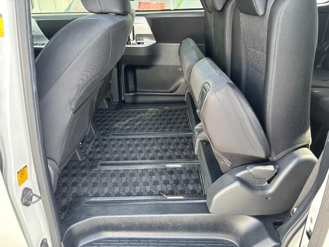 ノア Si ダブルバイビーII ワンオーナー  禁煙車 純正SDナビ フルセグTV(走行中可) 雨滴除去バックカメラ ETC 両側パワースライド 保証書 記録簿9枚有り 取説(車・ナビ) リバース連動ミラー スマートキー×2(25枚目)