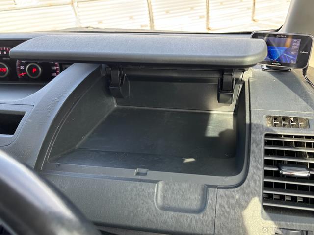 ノア Si ダブルバイビーII ワンオーナー  禁煙車 純正SDナビ フルセグTV(走行中可) 雨滴除去バックカメラ ETC 両側パワースライド 保証書 記録簿9枚有り 取説(車・ナビ) リバース連動ミラー スマートキー×2(41枚目)