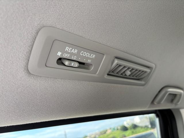 ノア Si ダブルバイビーII ワンオーナー  禁煙車 純正SDナビ フルセグTV(走行中可) 雨滴除去バックカメラ ETC 両側パワースライド 保証書 記録簿9枚有り 取説(車・ナビ) リバース連動ミラー スマートキー×2(47枚目)